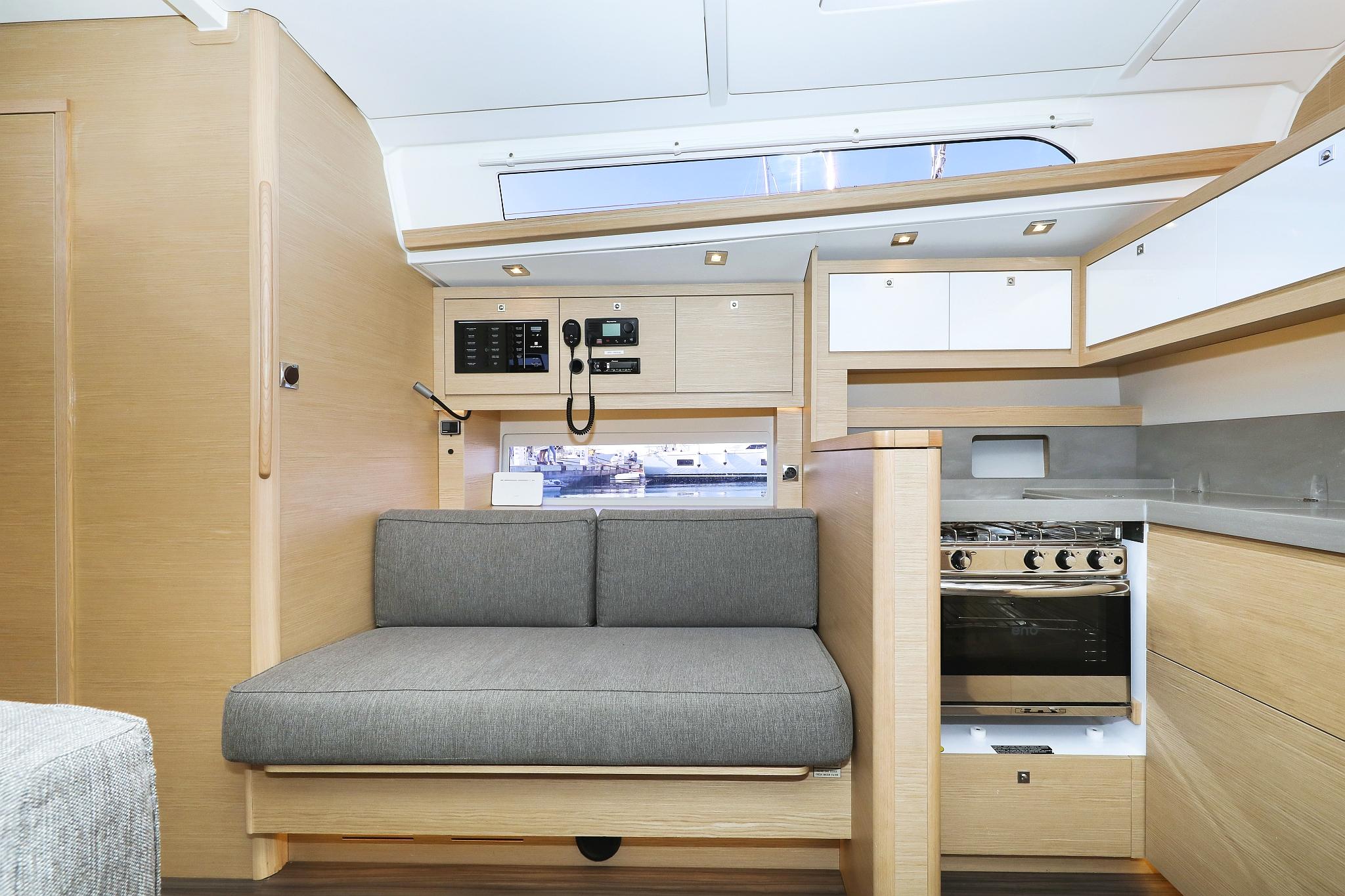 Dufour 470 - 3 cab., picture 17