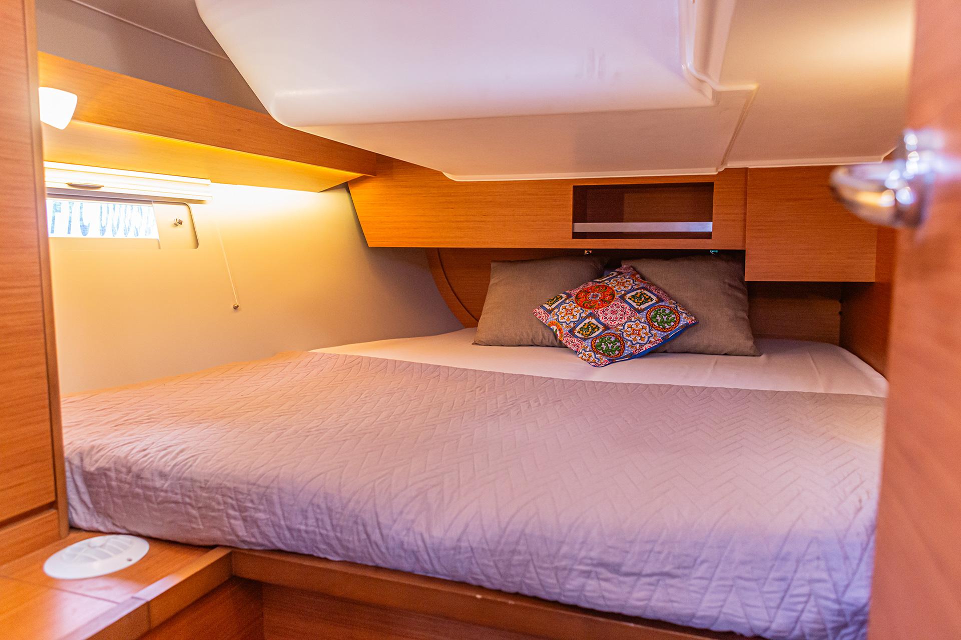 Dufour 430 - 3 cab., picture 9