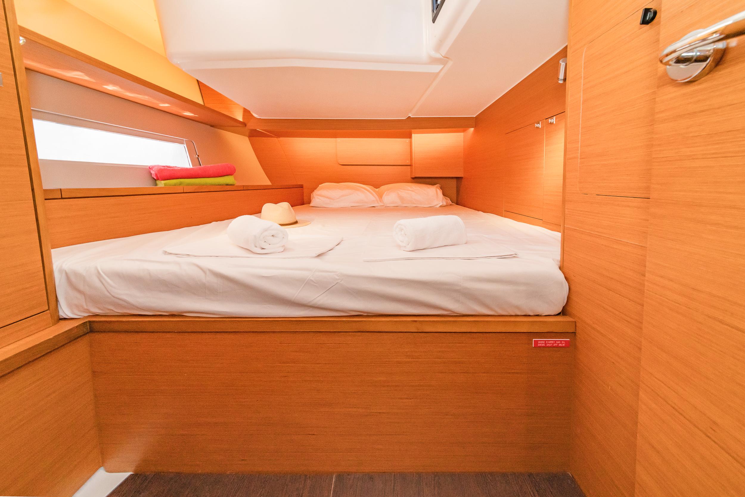Dufour 470 - 4 + 1 cab., picture 9