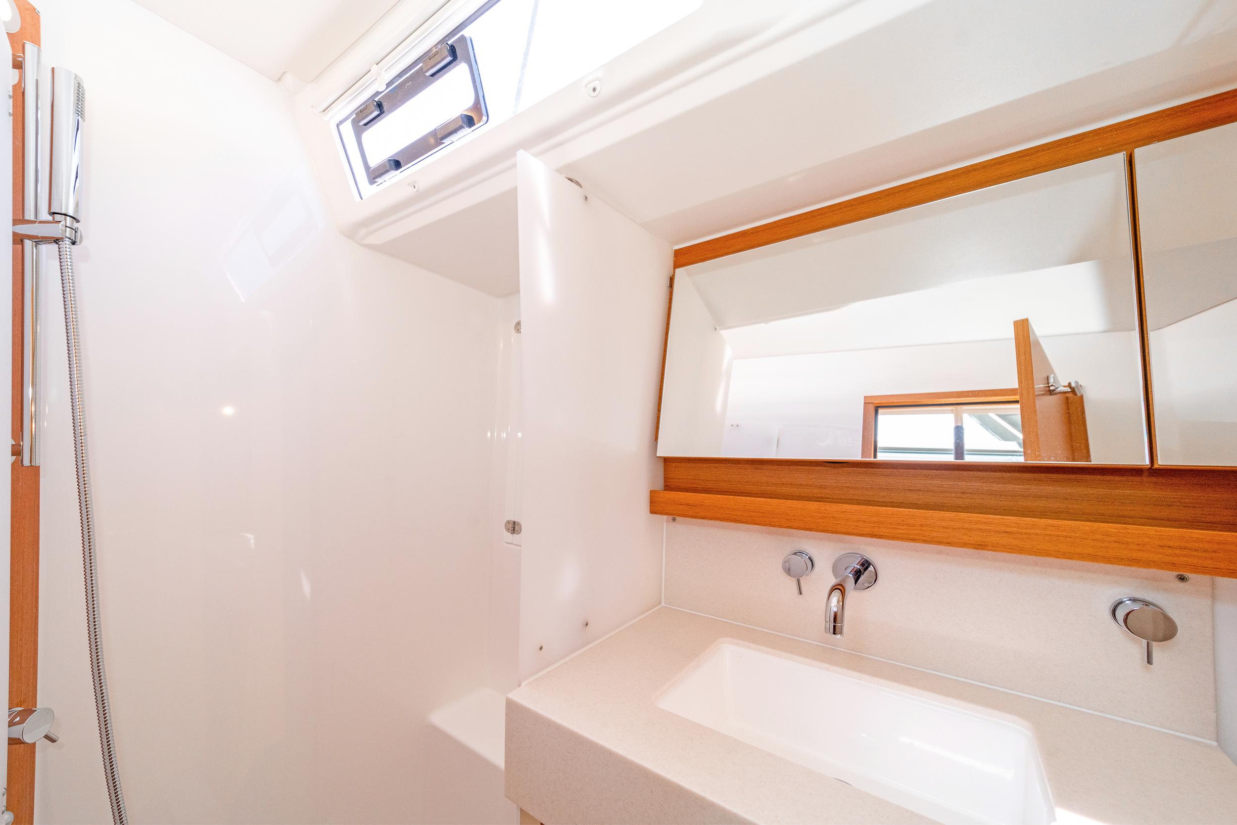 Dufour 530 - 5 + 1 cab., picture 14