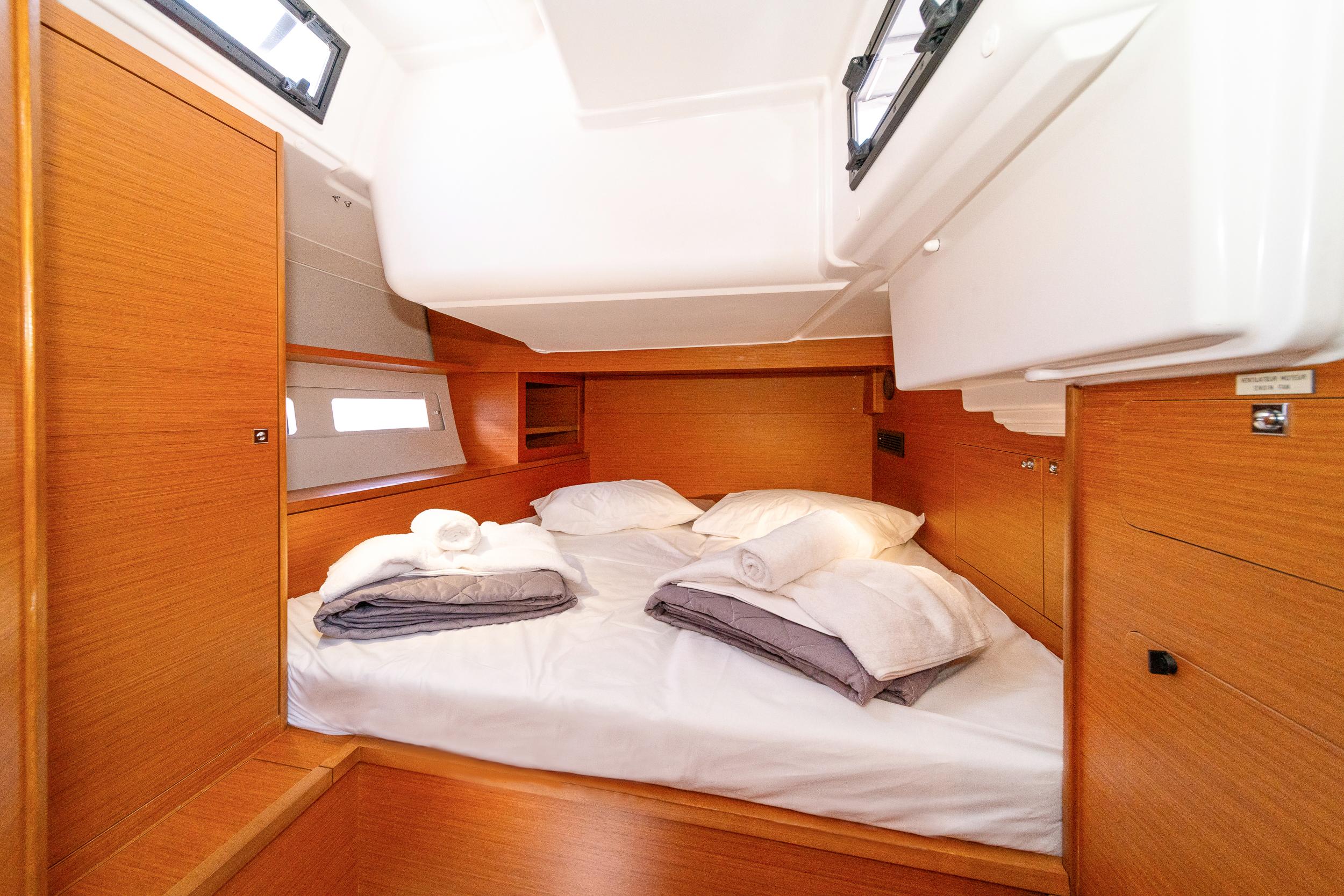 Dufour 530 - 5 + 1 cab., picture 9