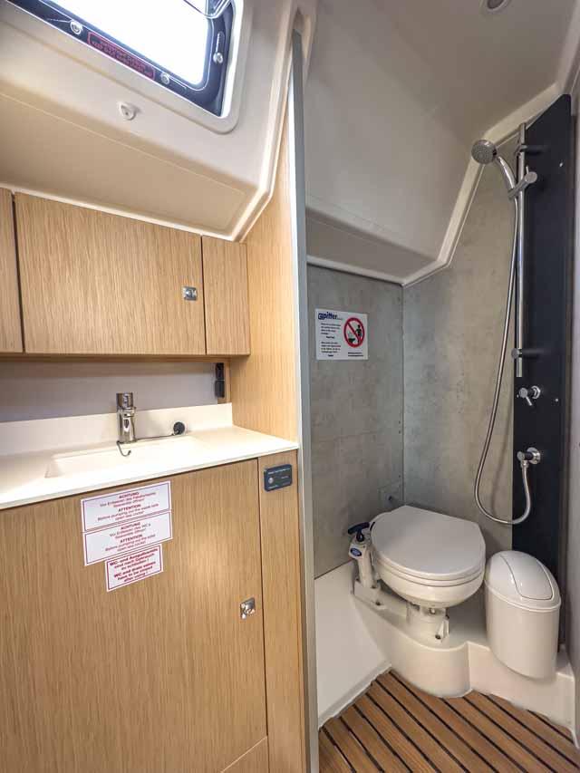 Bavaria C42, picture 19