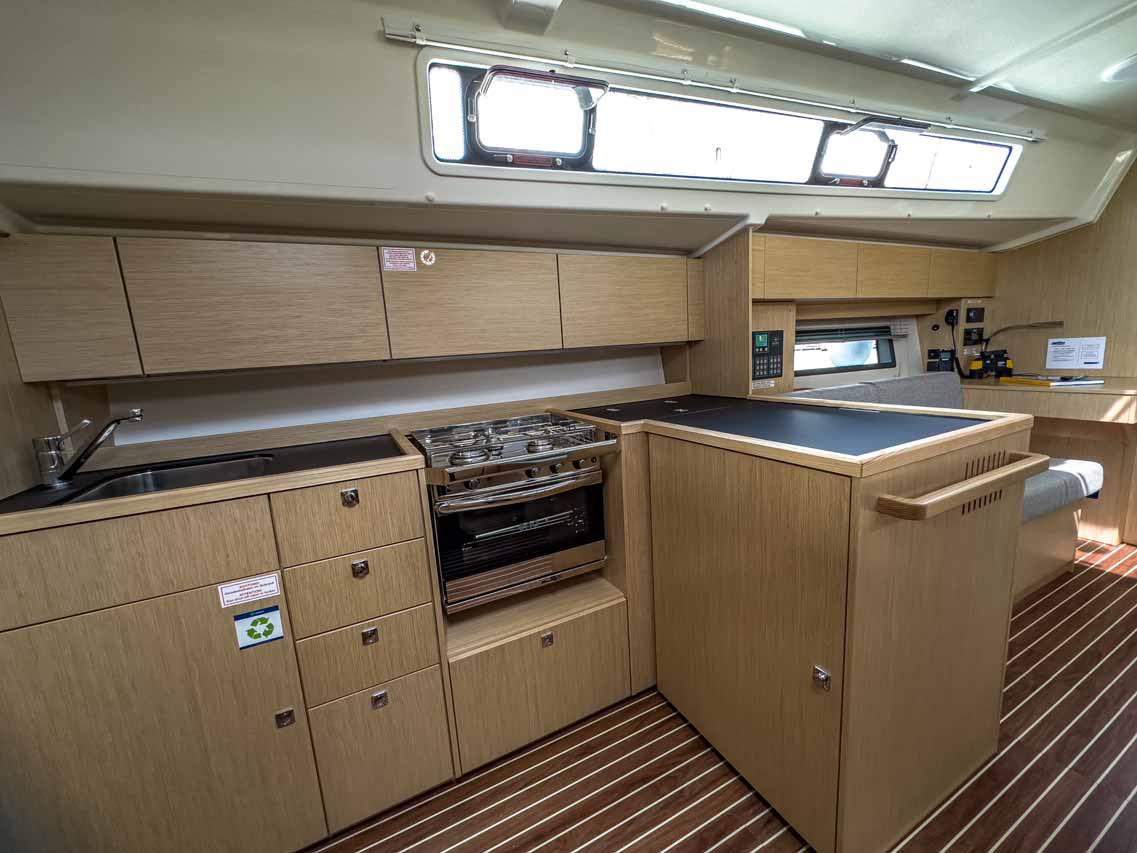 Bavaria C42, picture 14