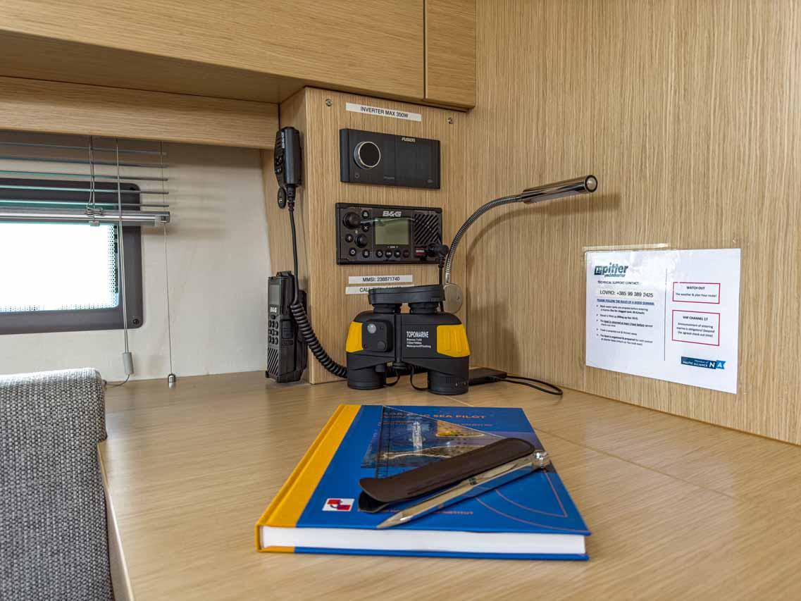 Bavaria C42, picture 13