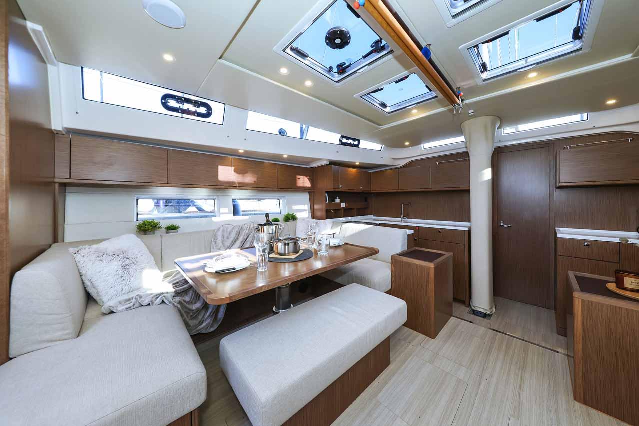 Bavaria C57 Style - 4 + 1 cab., picture 4