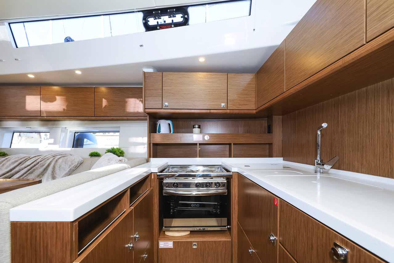 Bavaria C57 Style - 4 + 1 cab., picture 6