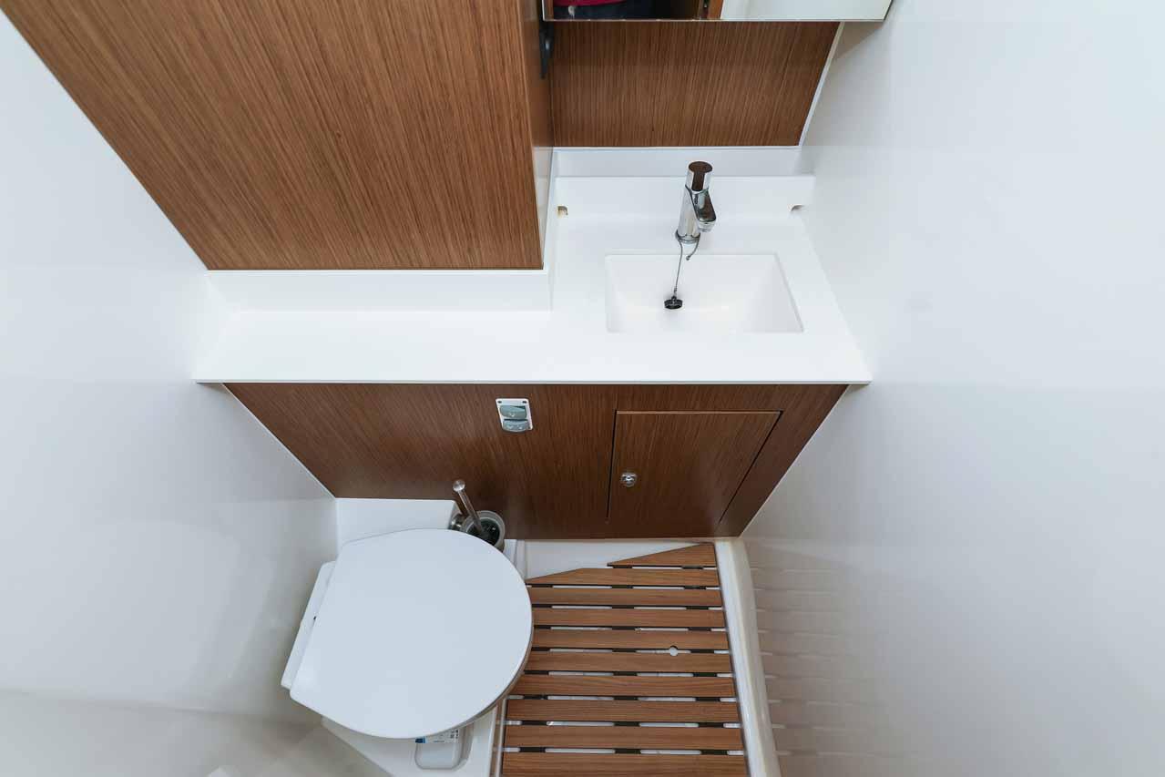 Bavaria C57 Style - 4 + 1 cab., picture 15