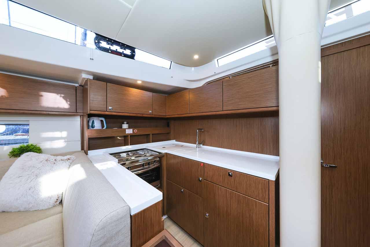 Bavaria C57 Style - 4 + 1 cab., picture 5