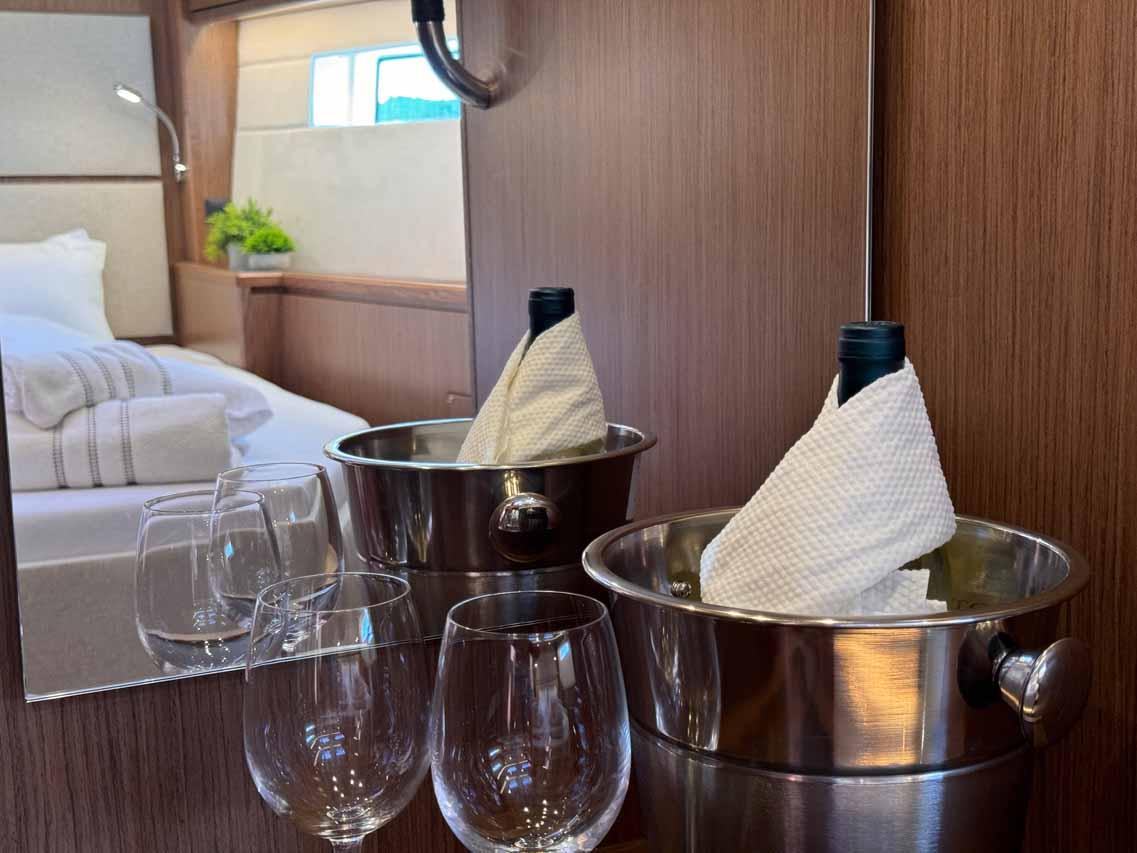 Bavaria C57 Style - 4 + 1 cab., picture 14