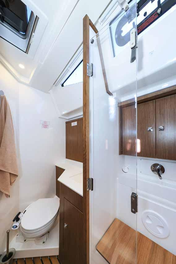 Bavaria C57 Style - 4 + 1 cab., picture 19