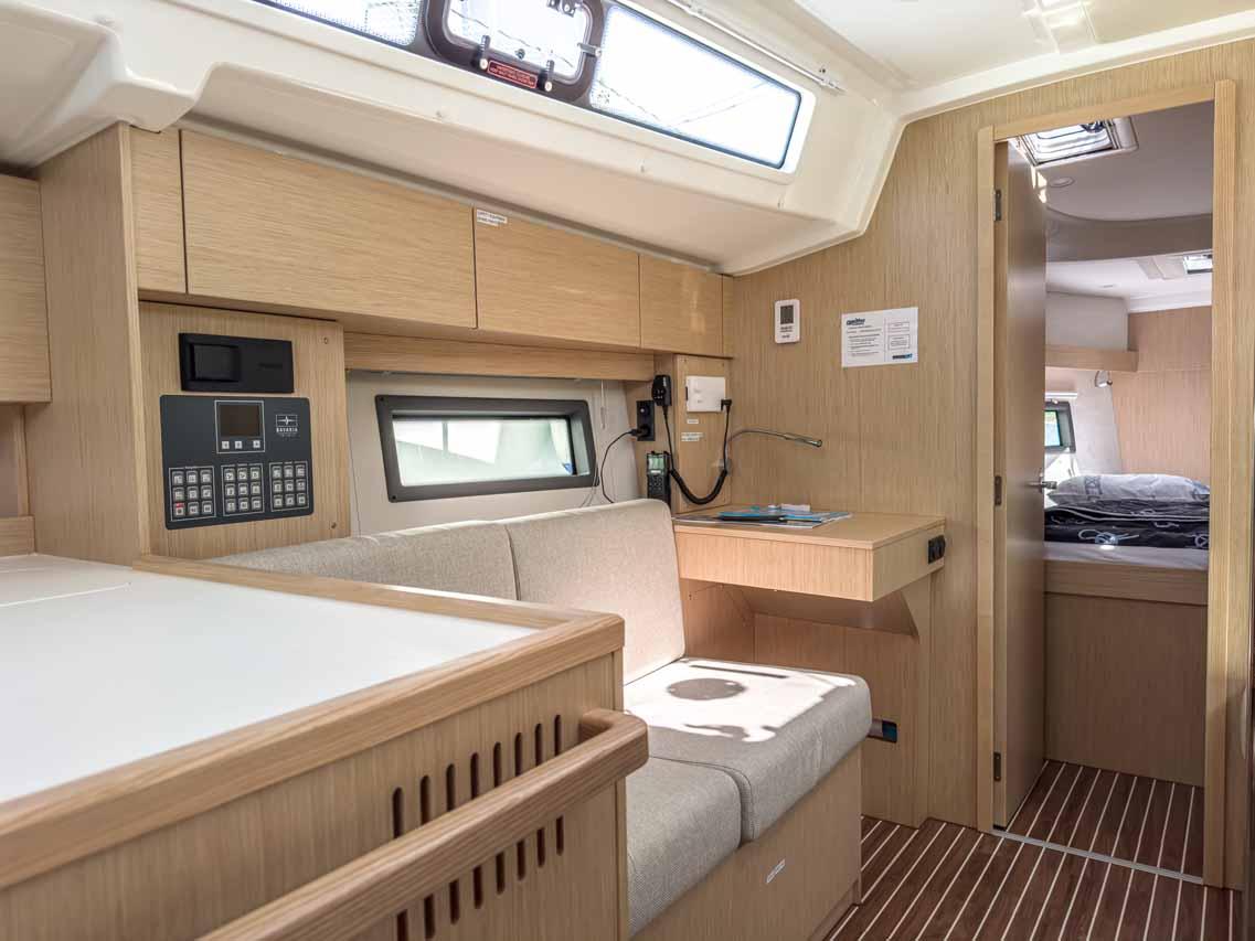 Bavaria C38, picture 14