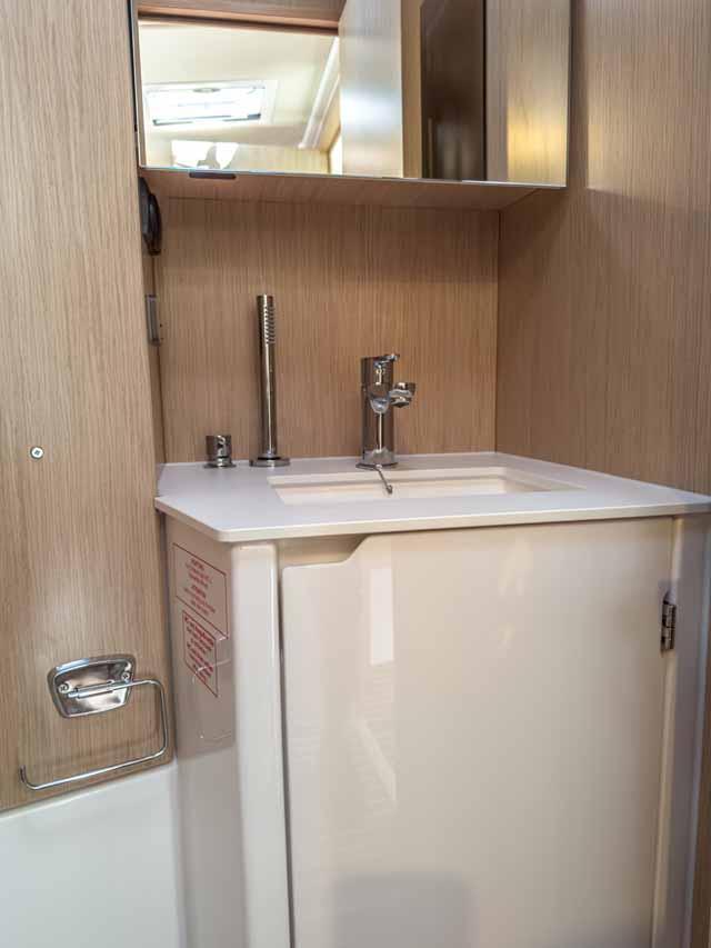 Bavaria C38, picture 22