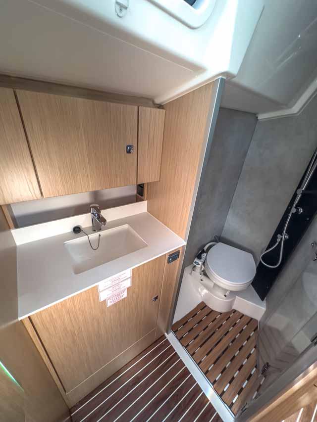 Bavaria C38, picture 23