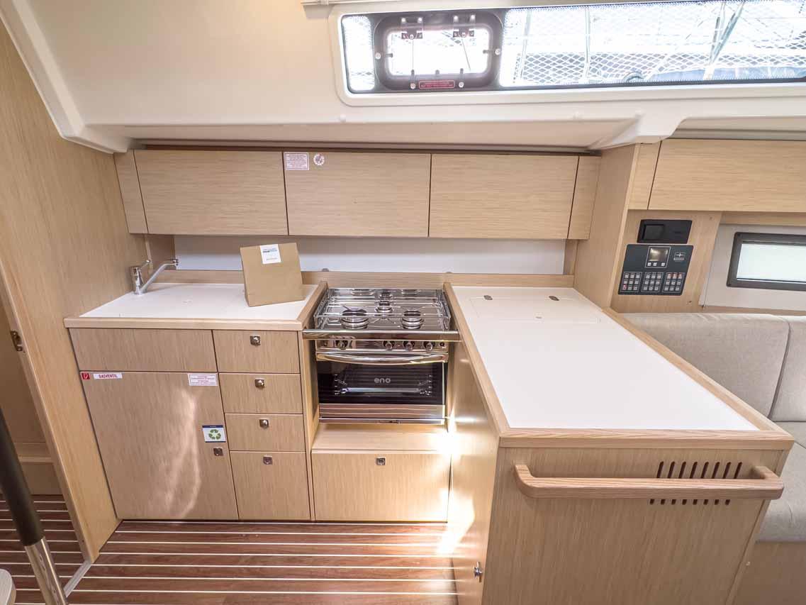 Bavaria C38, picture 15