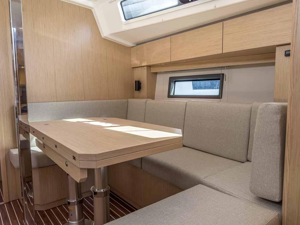 Bavaria C38, picture 12