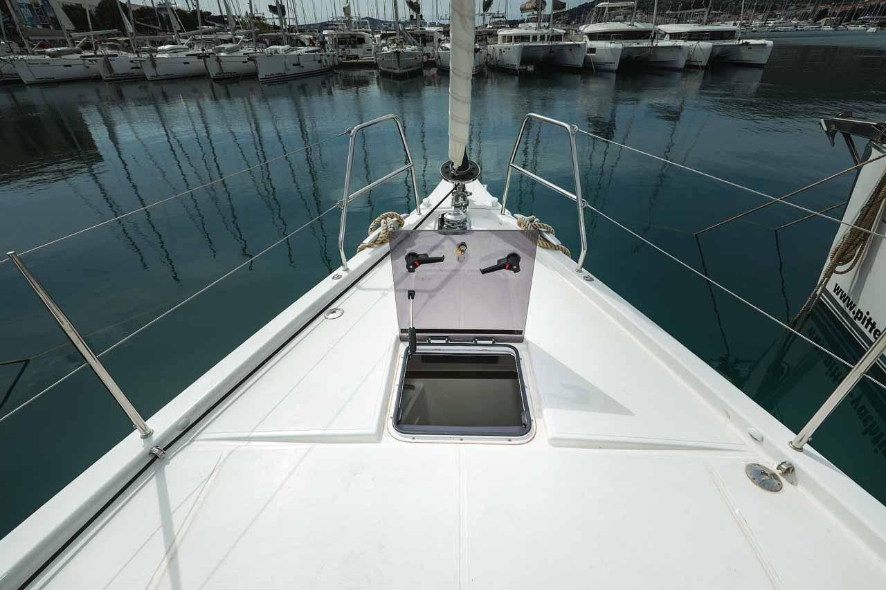 Dufour 530 - 5 + 1 cab., picture 5