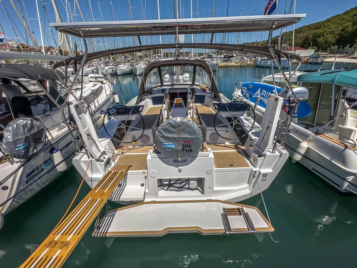 Dufour 37 - 3 cab., picture 3