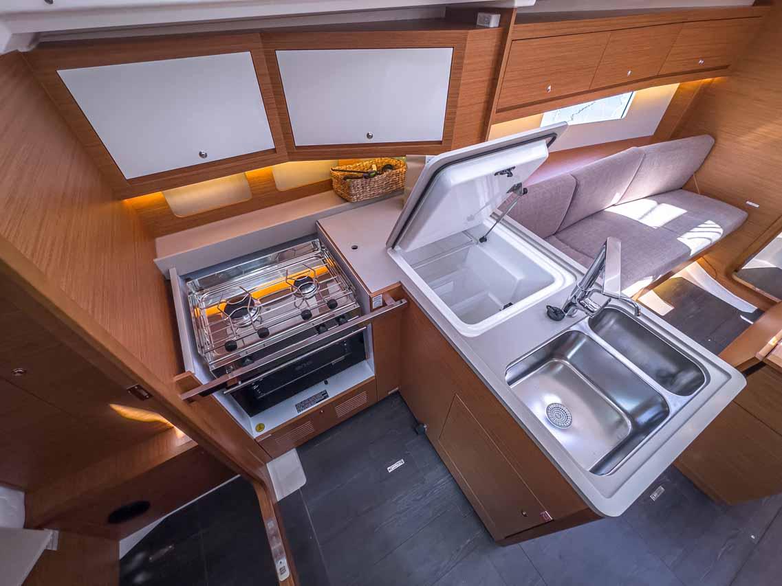 Dufour 37 - 3 cab., picture 12
