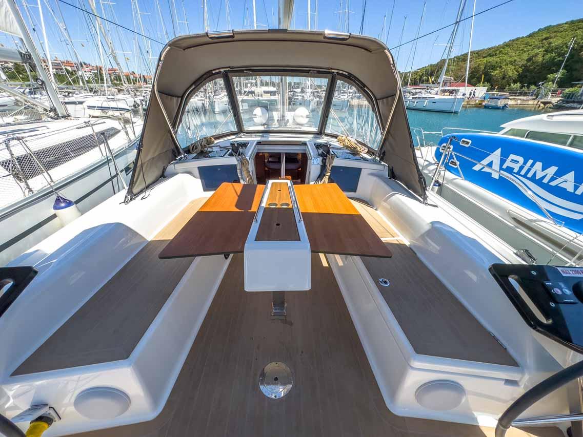 Dufour 37 - 3 cab., picture 9