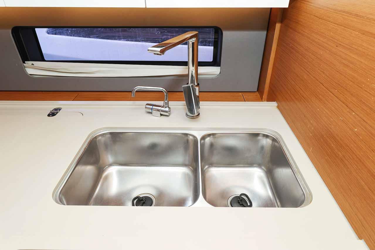 Dufour 41 - 3 cab., picture 18