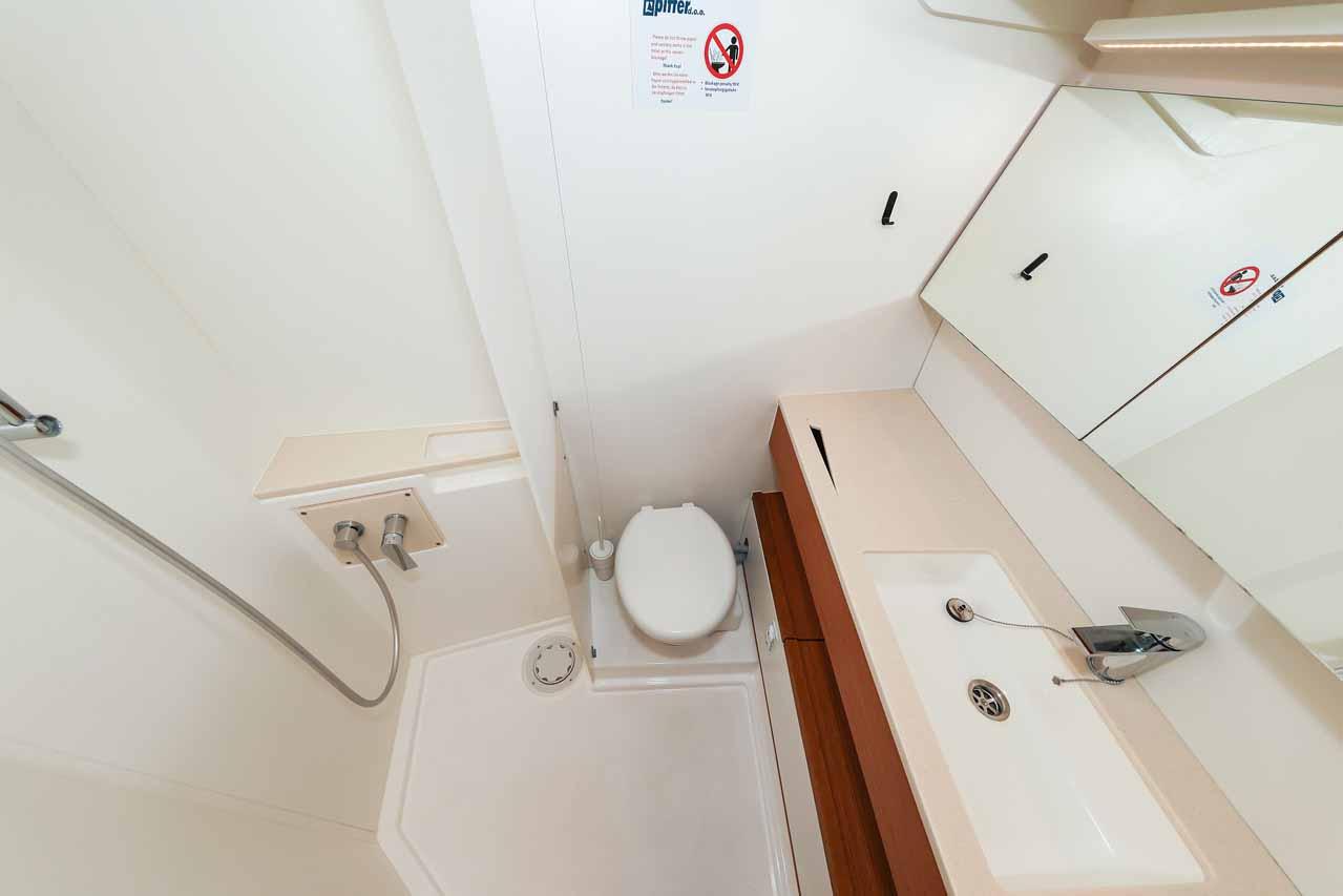 Dufour 41 - 3 cab., picture 26