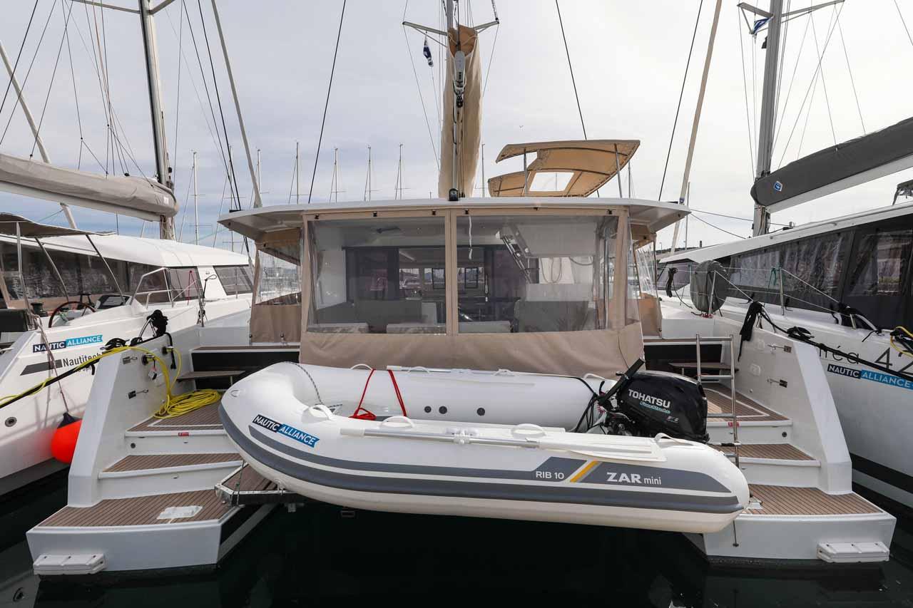 Fountaine Pajot Astrea 42 - 4 + 2 cab., picture 1