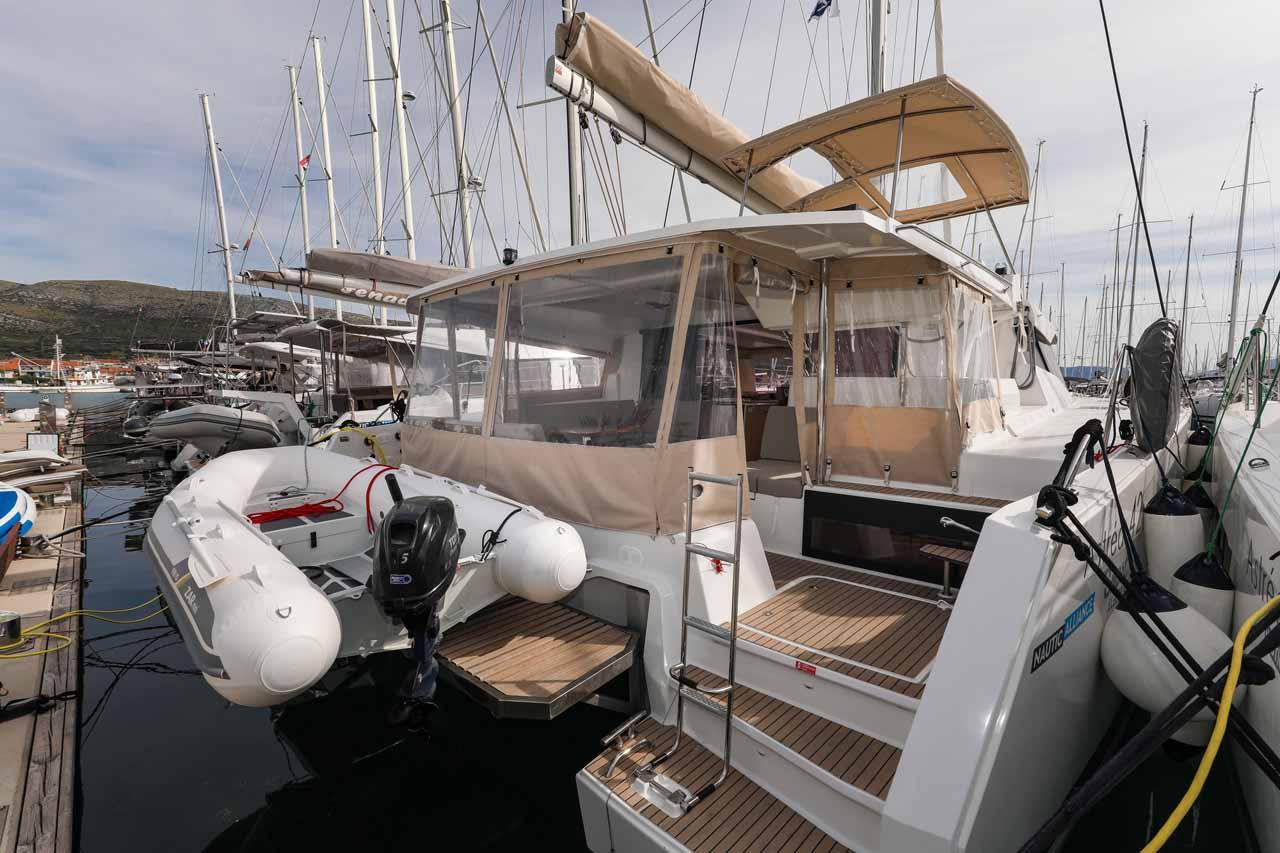 Fountaine Pajot Astrea 42 - 4 + 2 cab., picture 3
