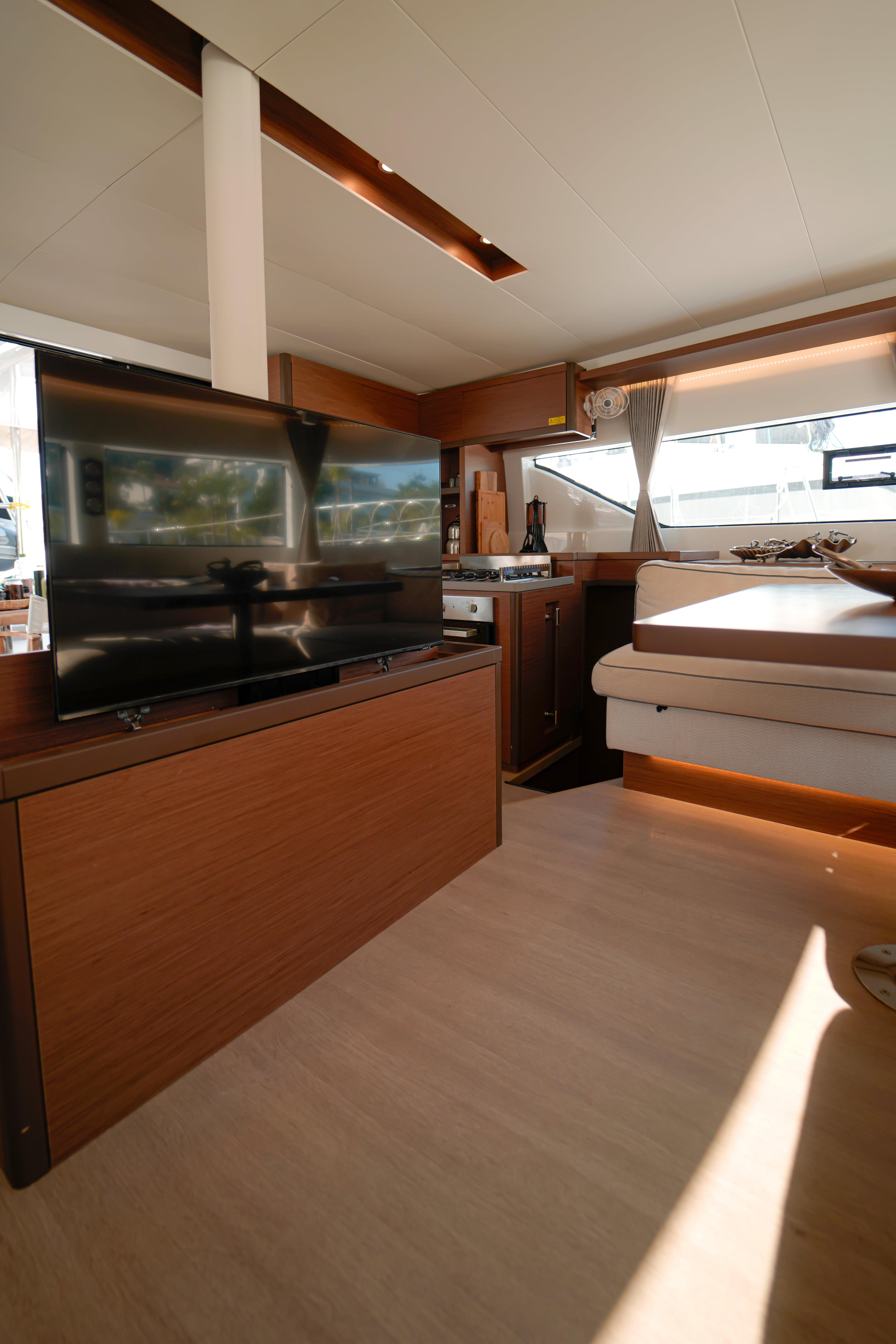 Lagoon 50 - 6 + 2 cab., picture 3