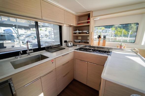 Lagoon 46 - 4 + 1 cab., picture 3