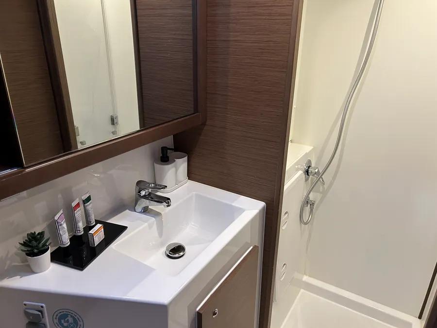 Lagoon 42 - 4 + 1 cab., picture 4