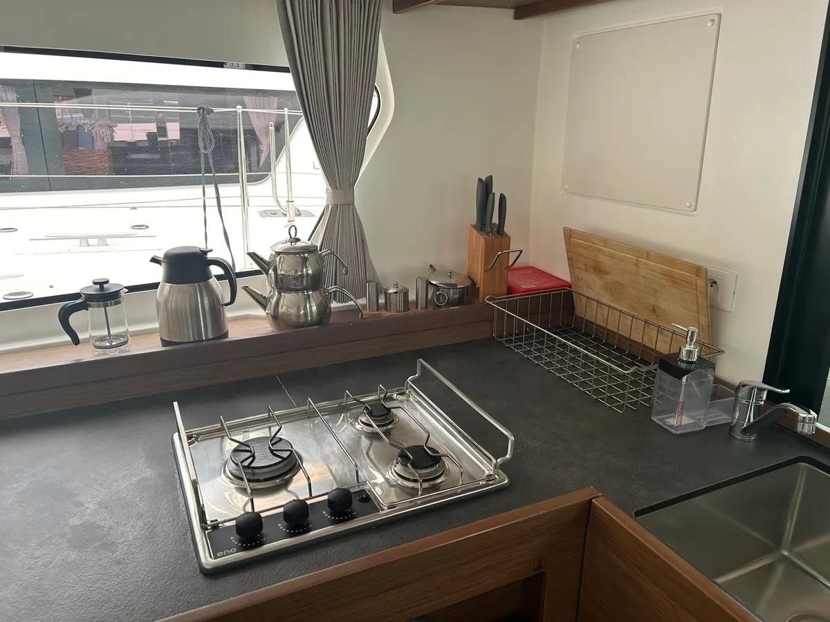 Lagoon 42 - 4 + 1 cab., picture 13