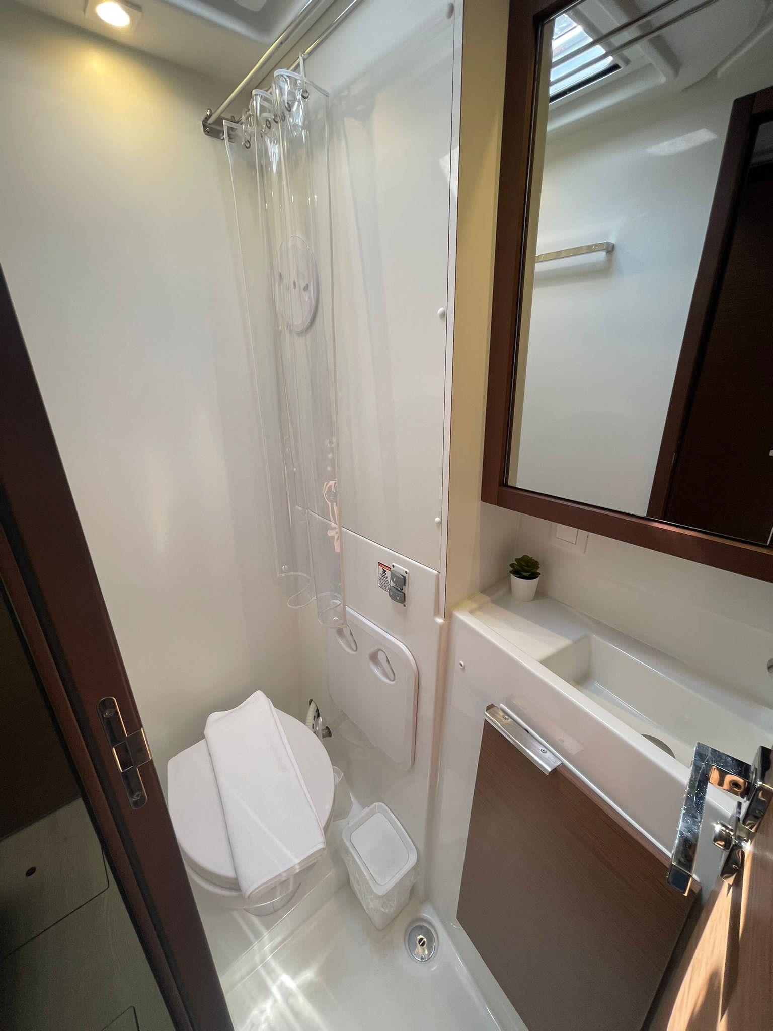 Lagoon 42 - 4 + 1 cab., picture 9