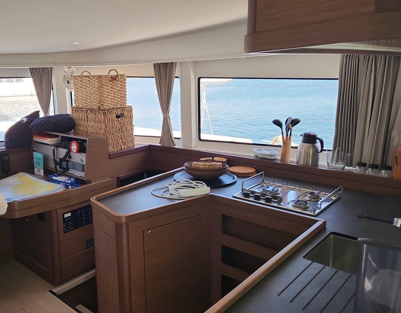 Lagoon 42 - 4 + 1 cab., picture 8