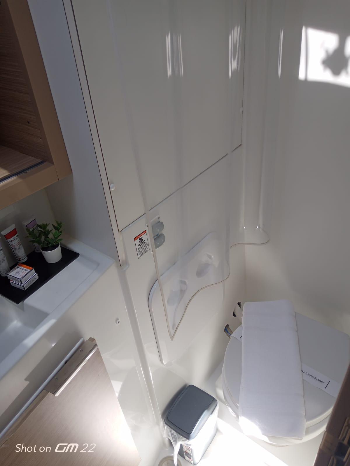 Lagoon 40 - 4 + 1 cab., picture 7