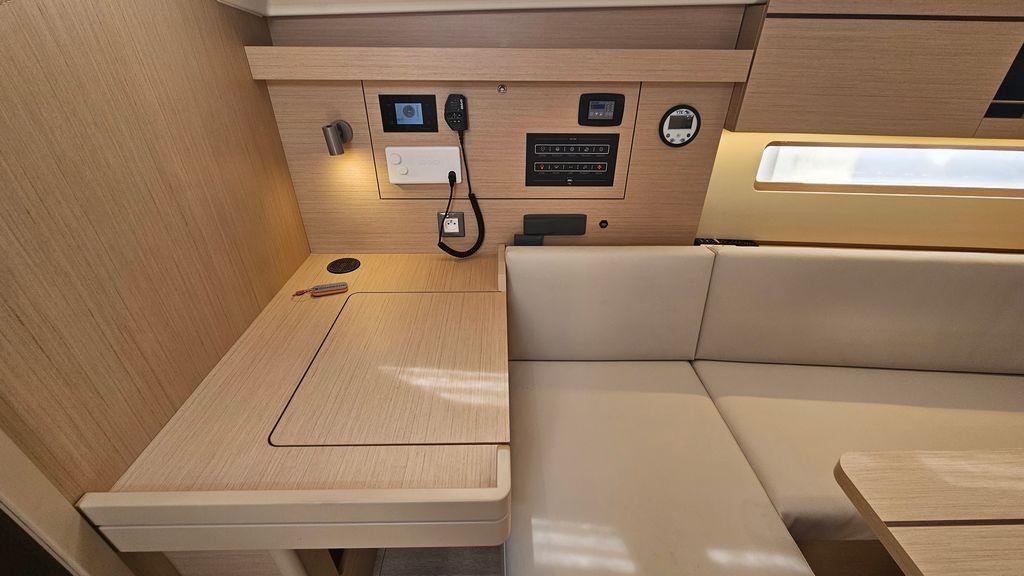 Oceanis 40.1, picture 14