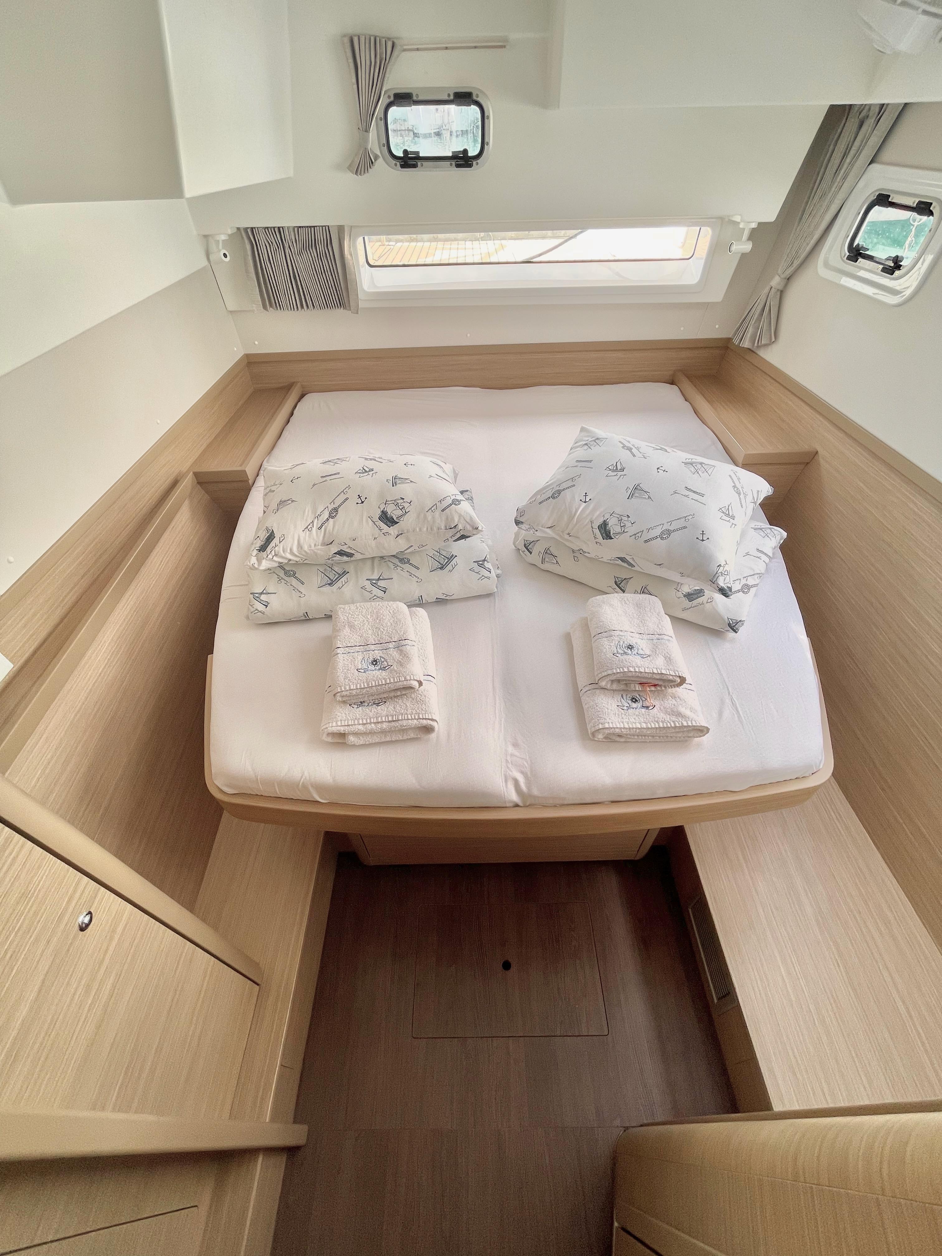 Lagoon 42 - 4 + 1 cab., picture 24