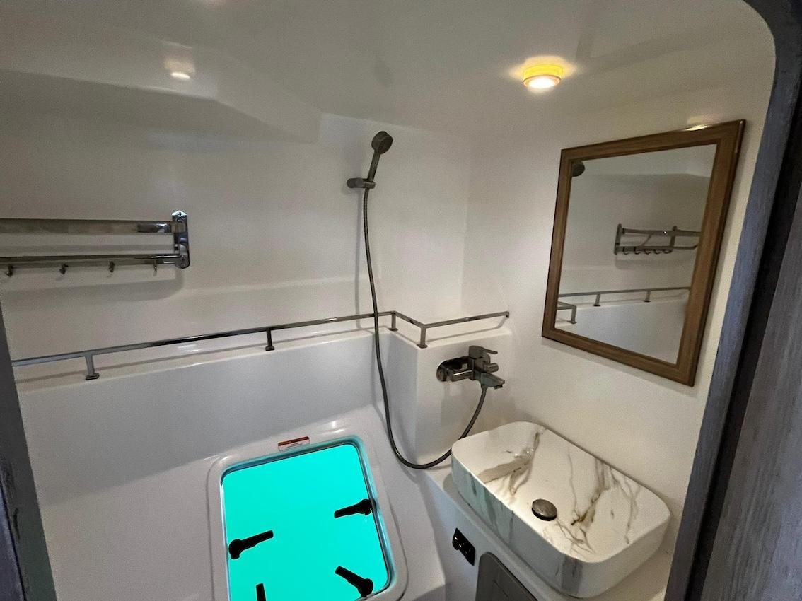 Island Spirit 410, picture 18