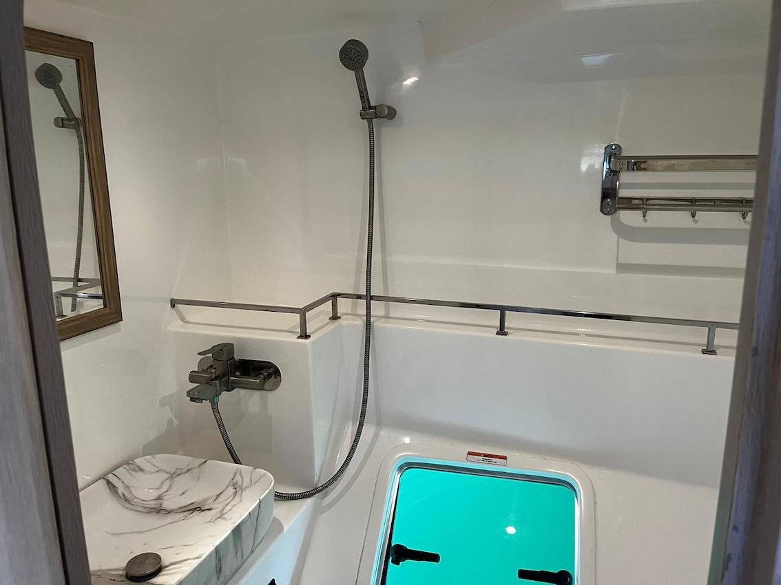 Island Spirit 410, picture 19