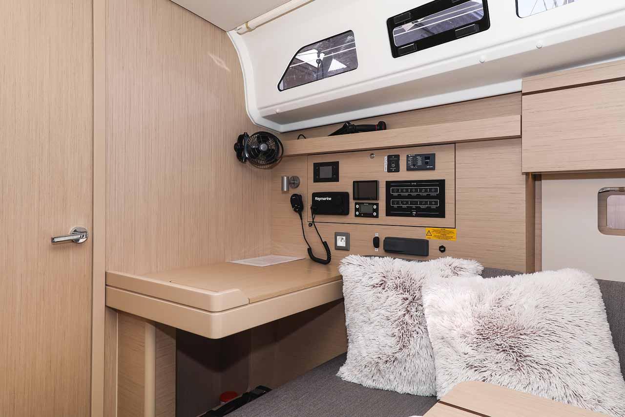 Oceanis 40.1 ELECTRIC, picture 18