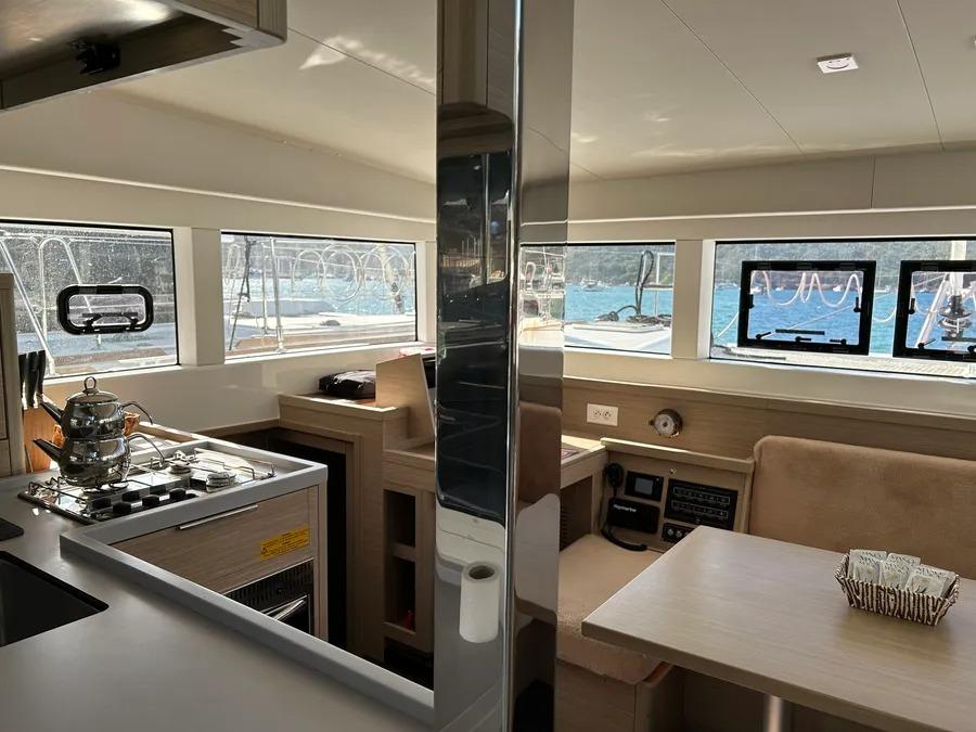 Lagoon 40 - 4 + 1 cab., picture 7