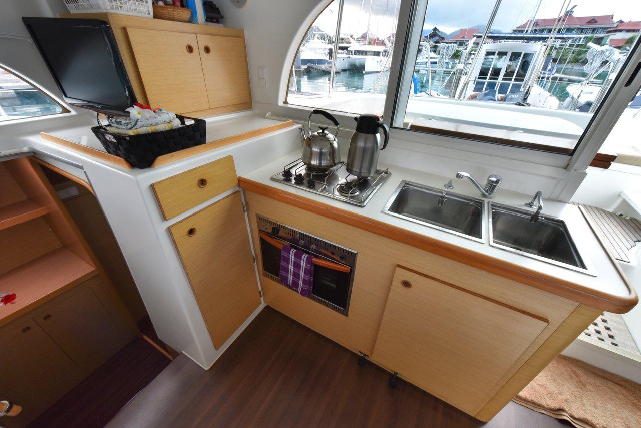 Lagoon 380 - 3 + 2 cab. - Magikal, picture 12