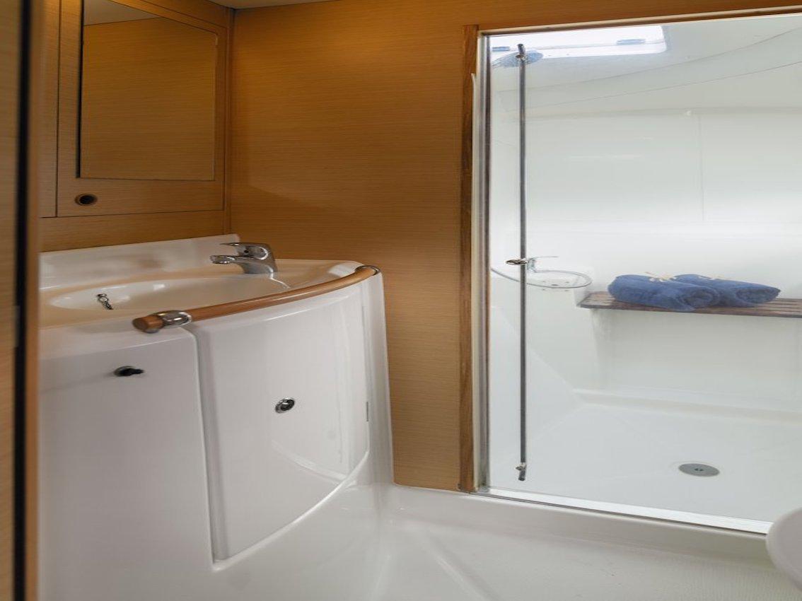 Lagoon 380 - 3 + 2 cab. - Magikal, picture 19