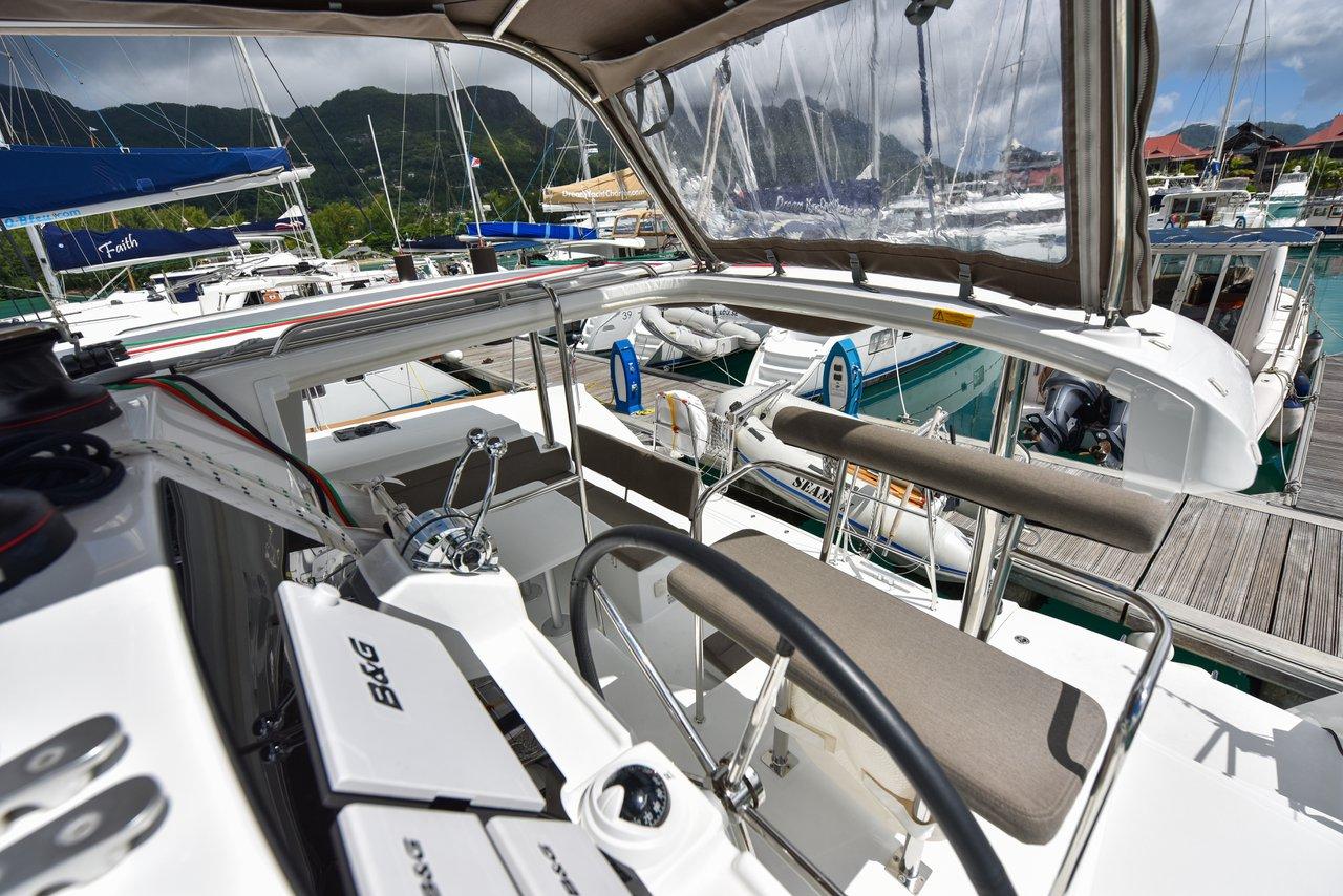 Lagoon 400 S2 - 4 + 2 cab. - Emilio, picture 10