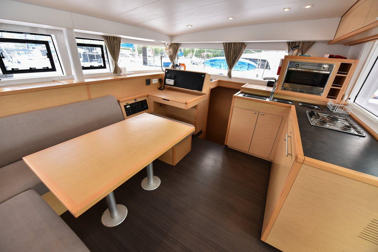 Lagoon 400 S2 - 4 + 2 cab. - Emilio, picture 12