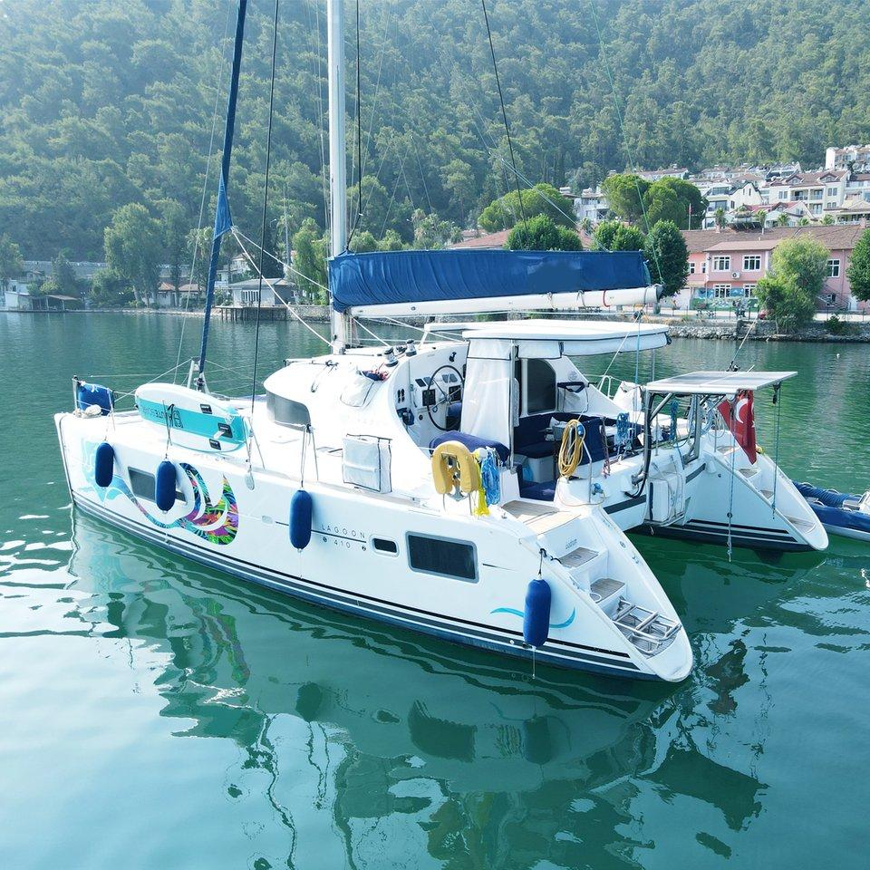 Lagoon 410 S2 - 4 + 1 cab., picture 3