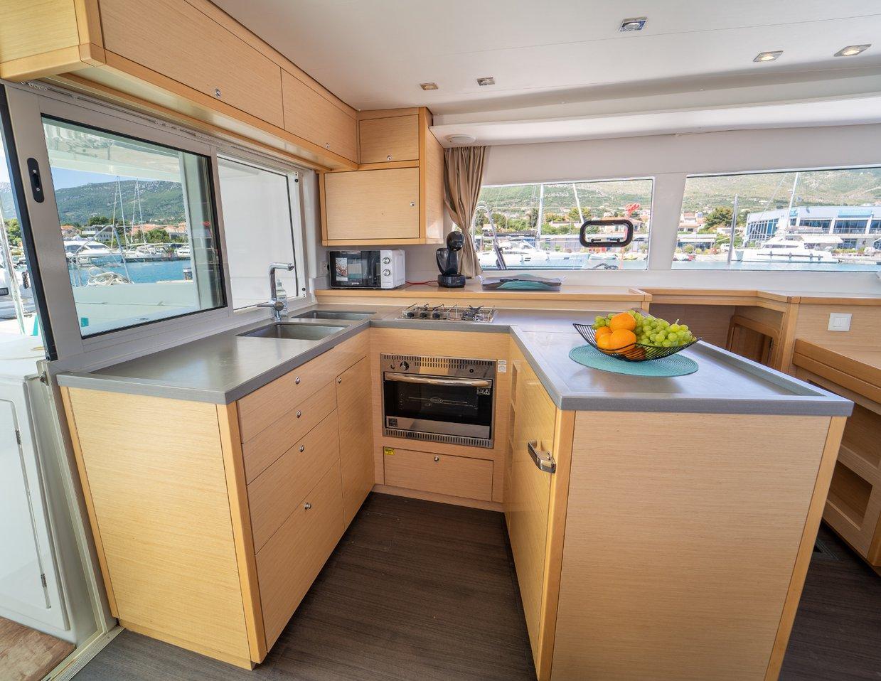 Lagoon 450 F - 4 + 2 cab., picture 24