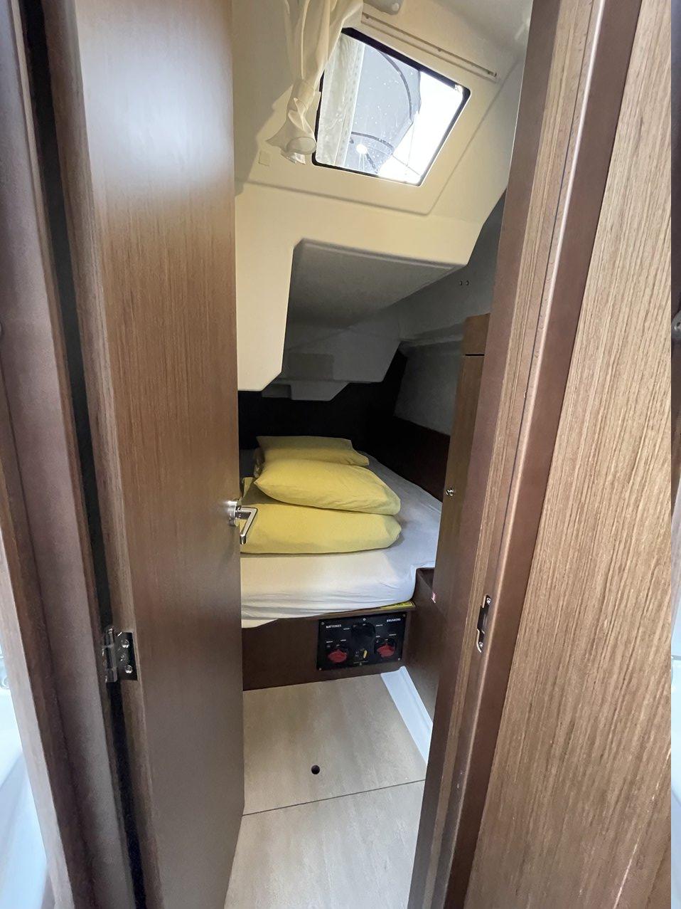 Oceanis 38.1, picture 17