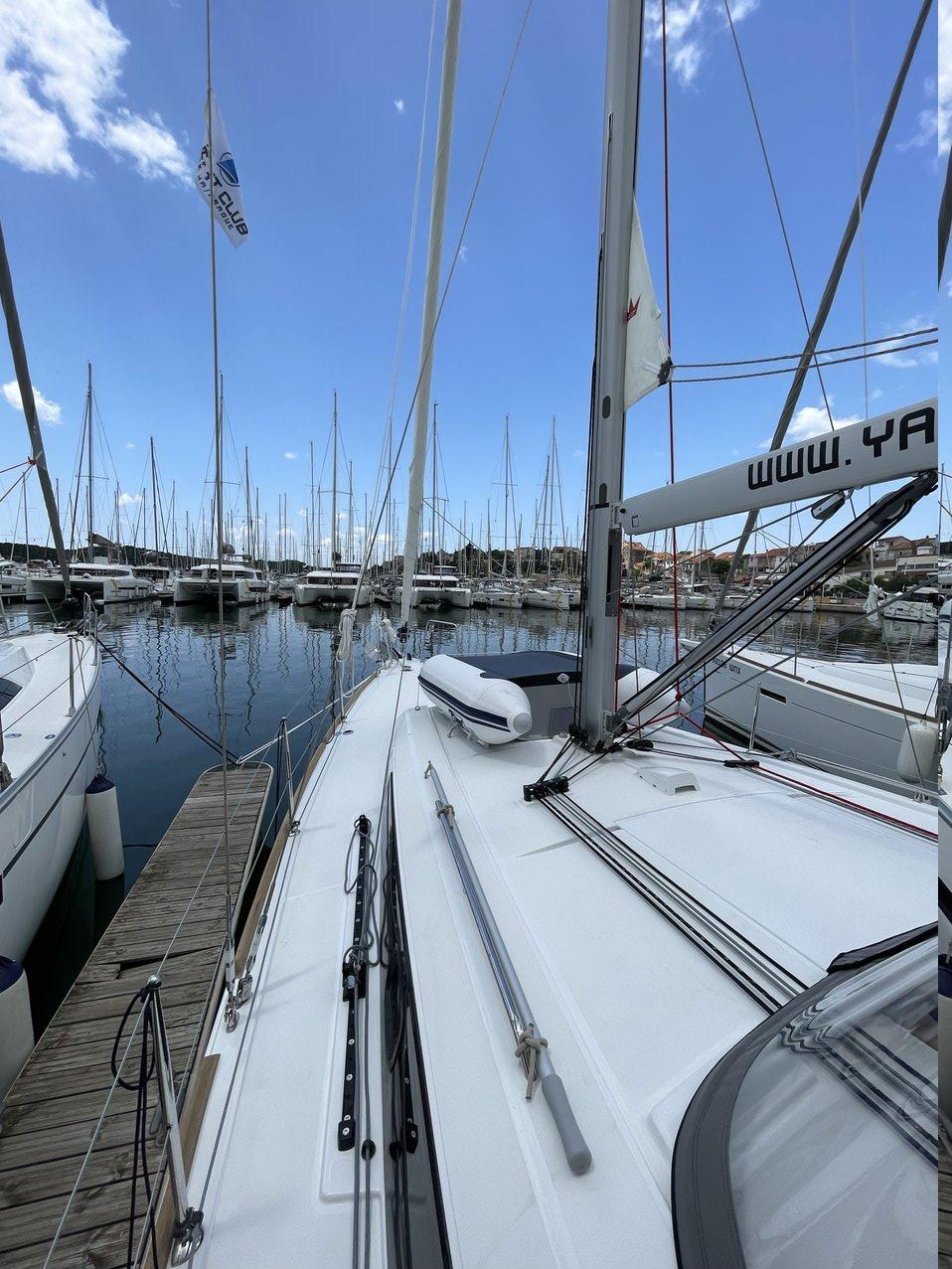 Oceanis 38.1, picture 8