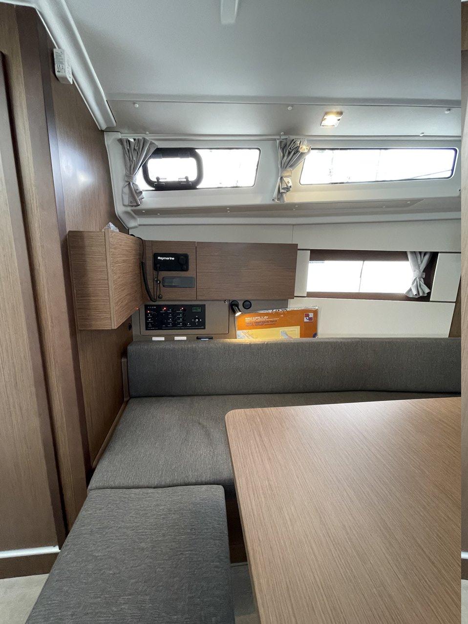 Oceanis 38.1, picture 11