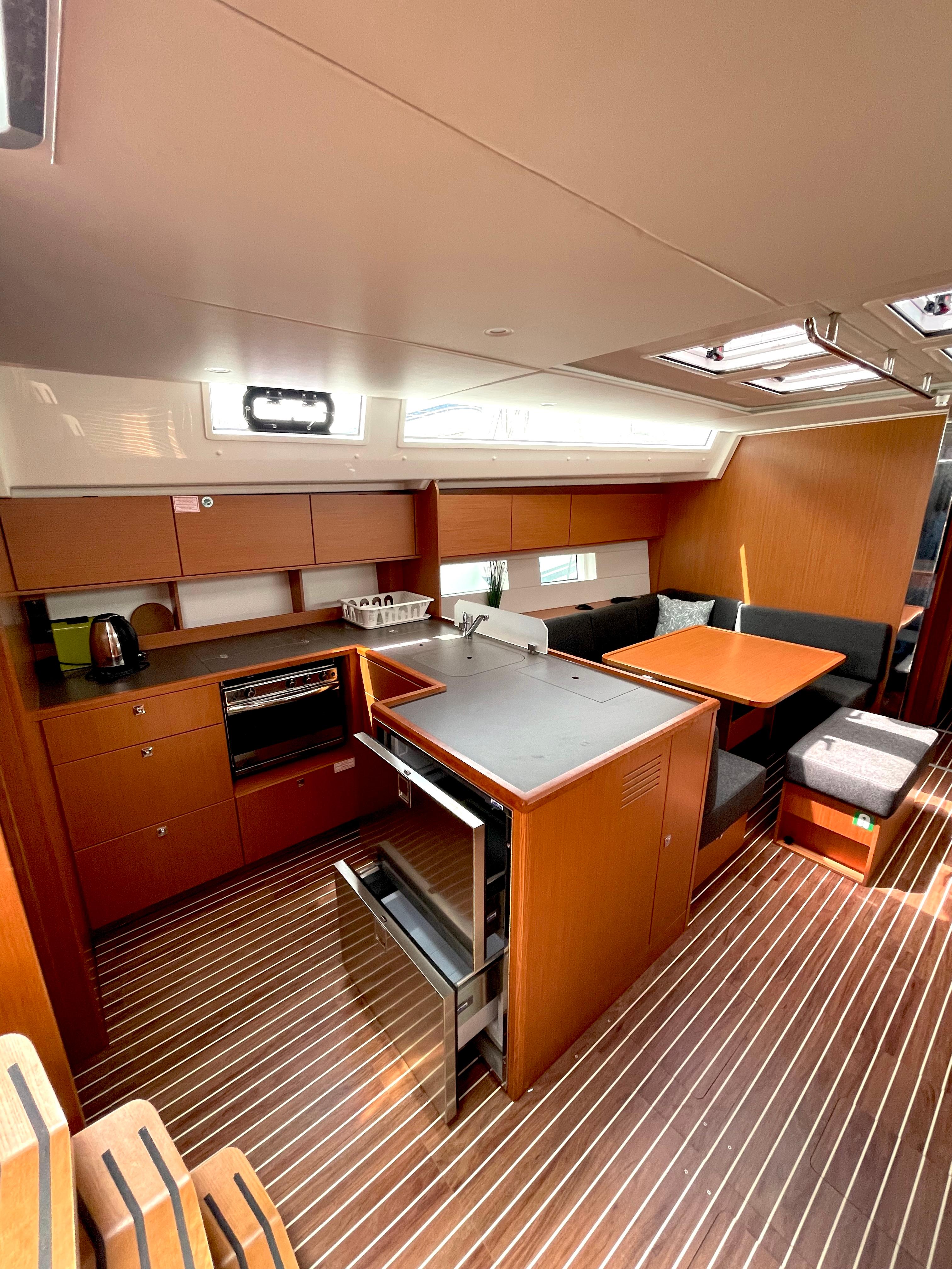 Bavaria C50 Holiday - 5 cab., picture 4